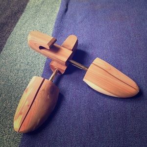 Cedar wood shoe tree